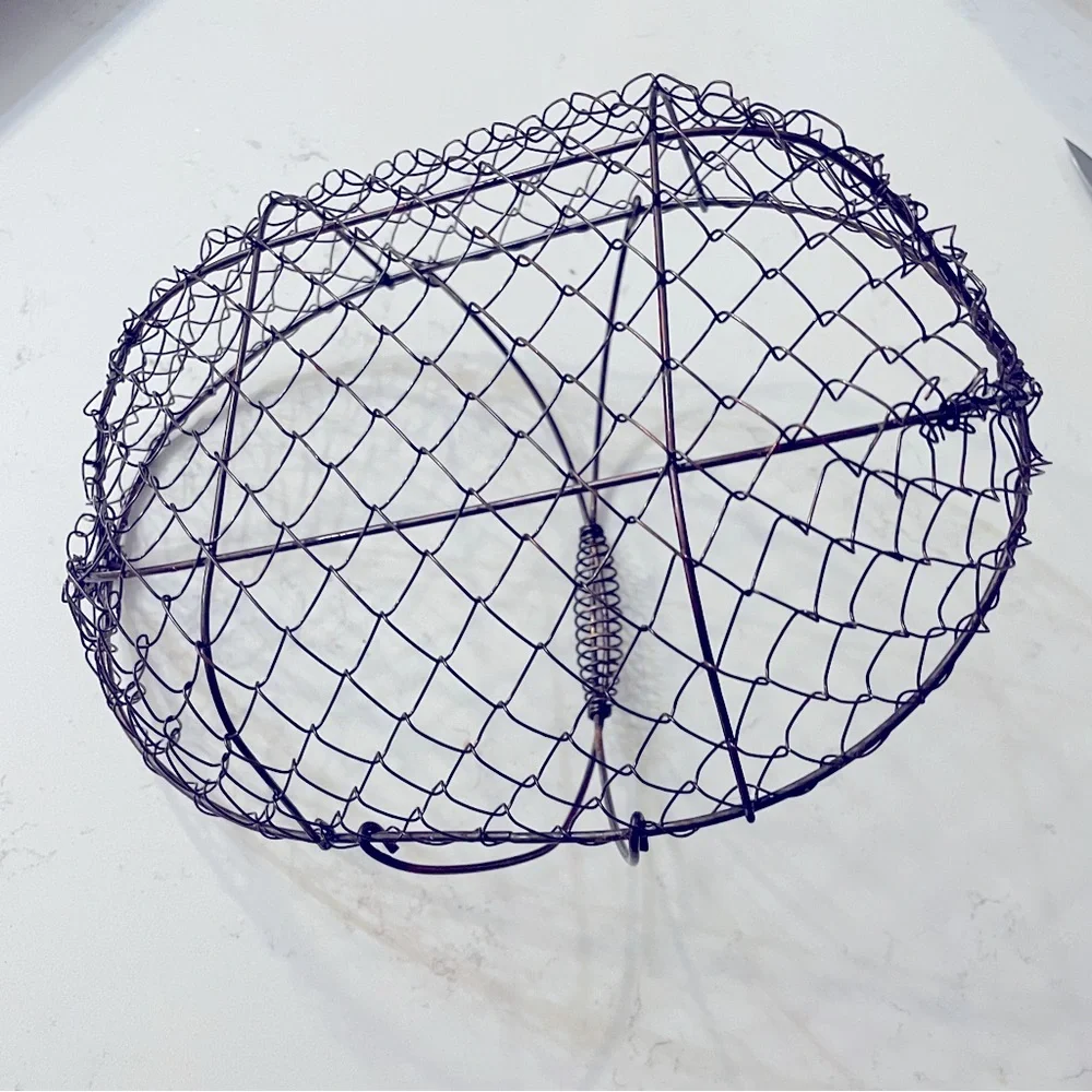 Vintage Rusty Wire Egg Basket with Handle,11” x8”